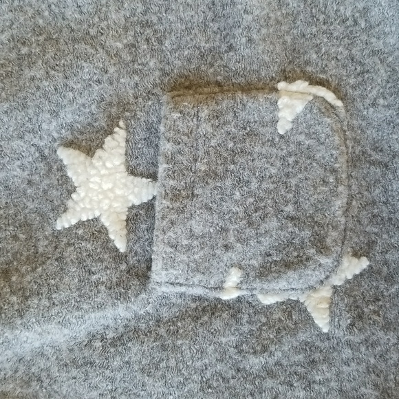 4T Hooded Poncho - Picture 5 of 6